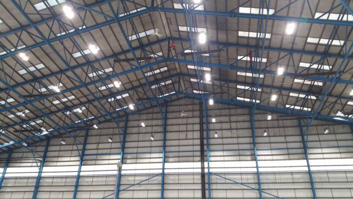 Rappel IRATA Industrial Rope Access Abseiling and MEWP - Signage Removal and Cladding Painting Project