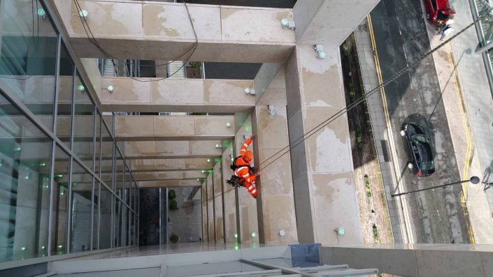 Rappel IRATA Industrial Rope Access Abseil - Post Construction Inspection and Snagging Works Manchester