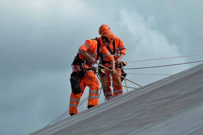 Rappel IRATA Industrial Rope Access and Abseiling Sika Saranfil Roof Cleaning Works