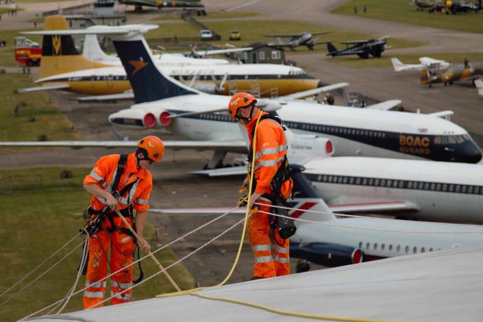 Rappel IRATA Industrial Rope Access and Abseiling Sika Saranfil Roof Cleaning Works