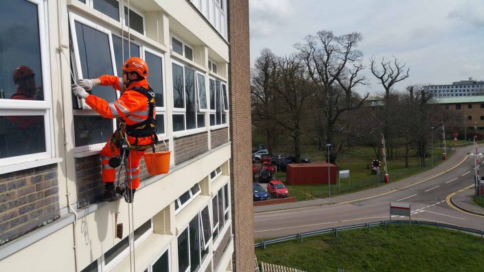 Rappel IRATA Industrial Rope Access Abseiling - Water Ingress Investigation and Remedial Works London