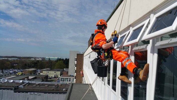 Rappel IRATA Industrial Rope Access Abseiling - Water Ingress Investigation and Remedial Works London