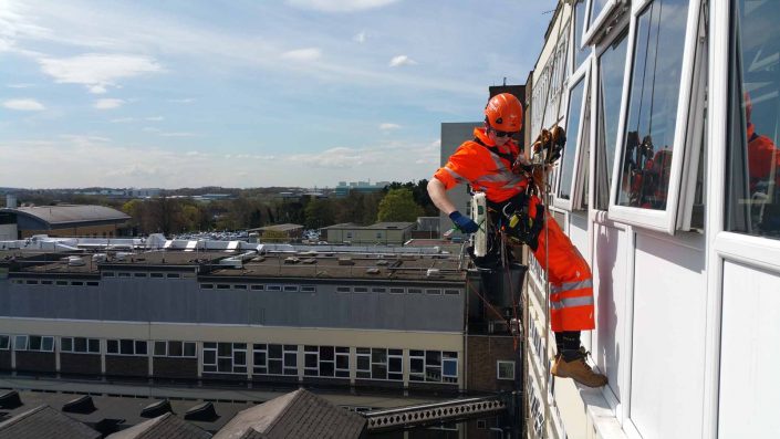 Rappel IRATA Industrial Rope Access Abseiling - Water Ingress Investigation and Remedial Works London