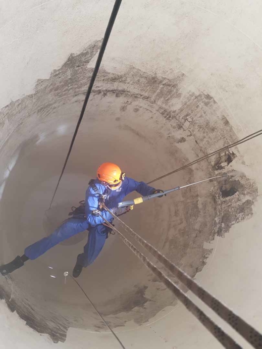 Rappel Rope Access Contractors, Silo Clenaing and Maintenance Services, Internal Flour Silo Depp Cleaning Works, Manchester.