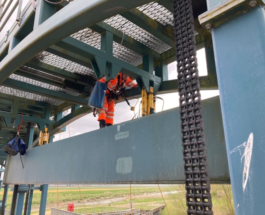 Our Rope Access team is undertaking sluice gate maintenance and testing work