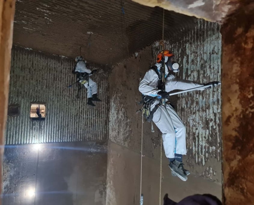 Our Rope Access team is carrying out industrial boiler deslagging work